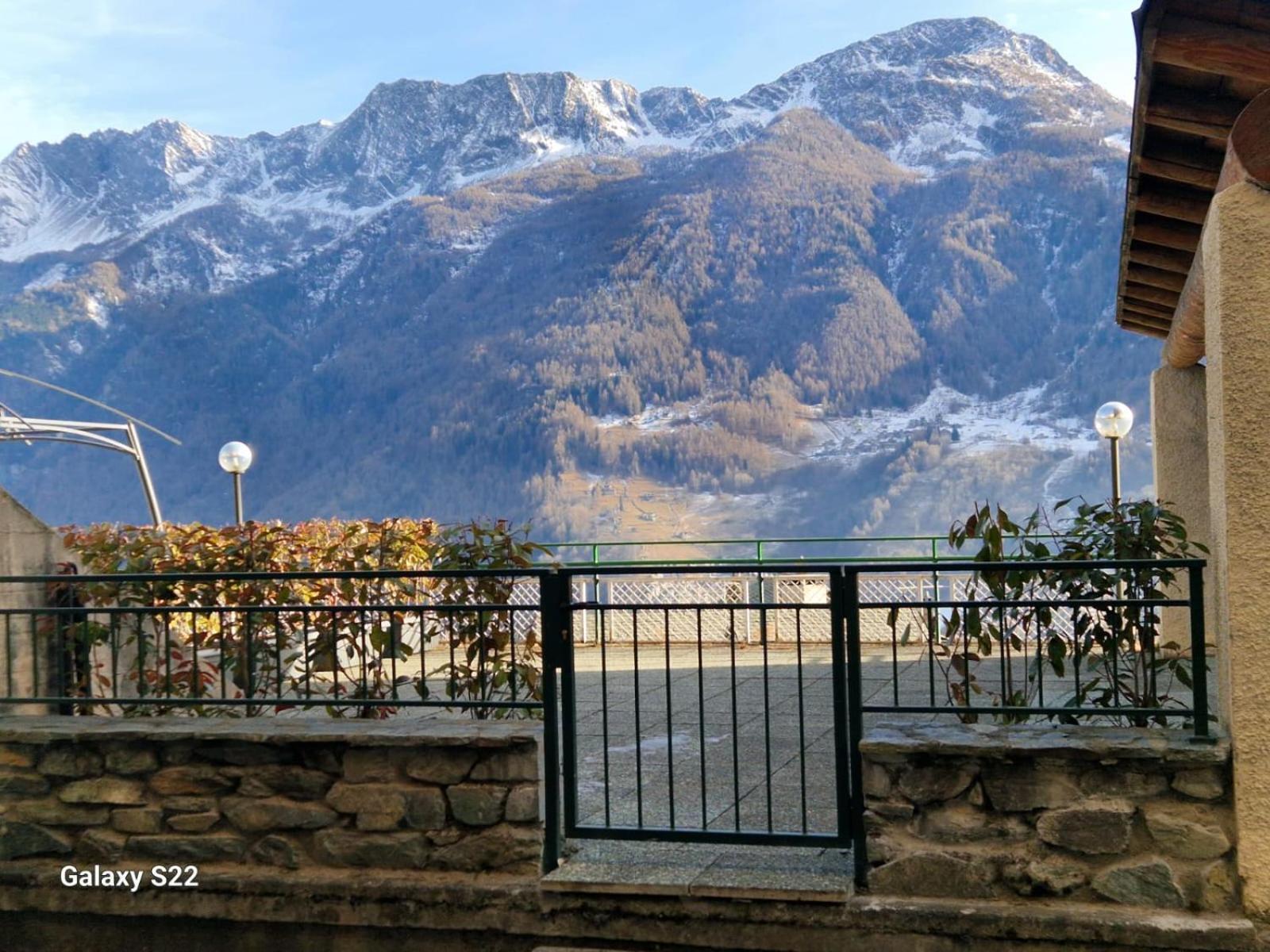 Ferienwohnung Grazioso Trilocale Con Ampia Terrazza Chiesa in Valmalenco Exterior foto
